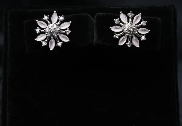 Floral_Radiance_Stud_Earrings