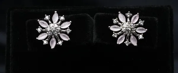 Floral_Radiance_Stud_Earrings