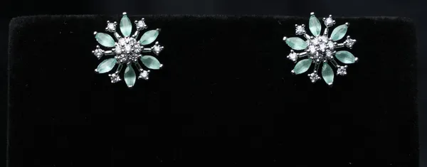 Floral_Radiance_Stud_Earrings