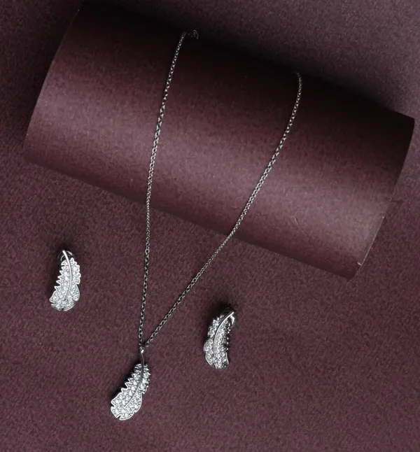 Feather_Glow_Cz_Pendant_Set