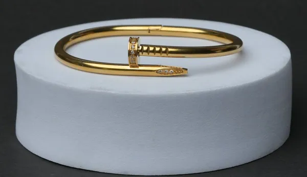 Nail_Grace_Luxe_Bracelet