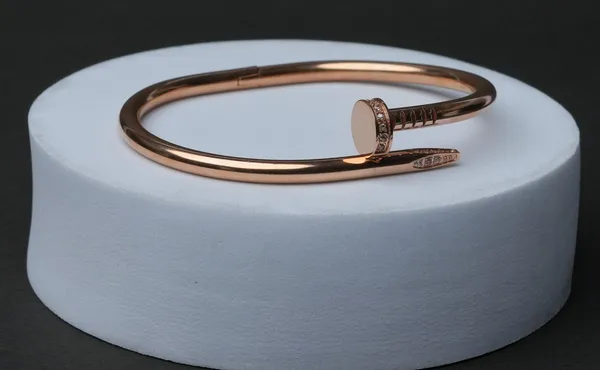 Nail_Grace_Luxe_Bracelet