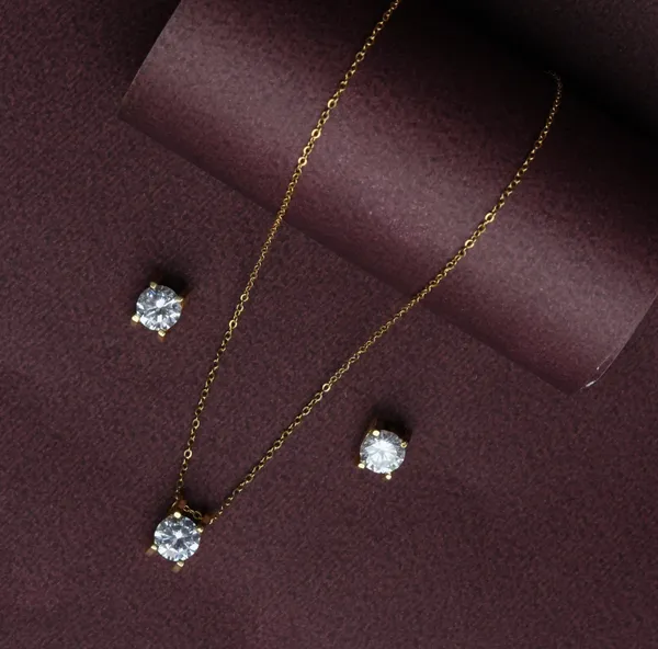 Classic_Square_Halo_Sparkle_Pendant