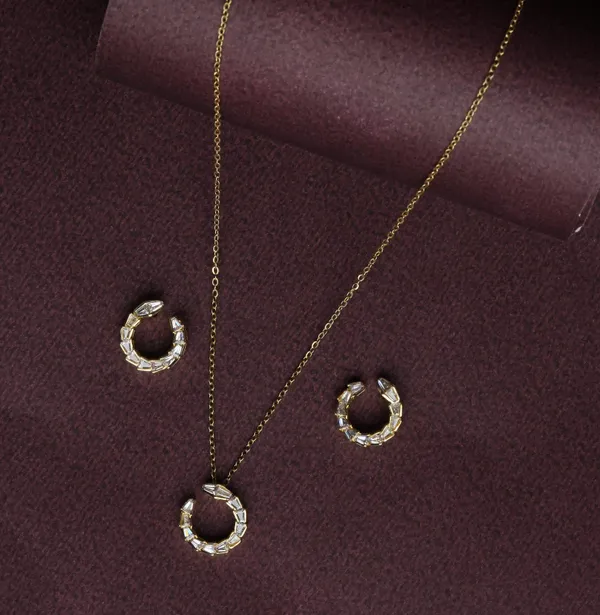 Eternal_Coil_Sparkle_Pendant_Set