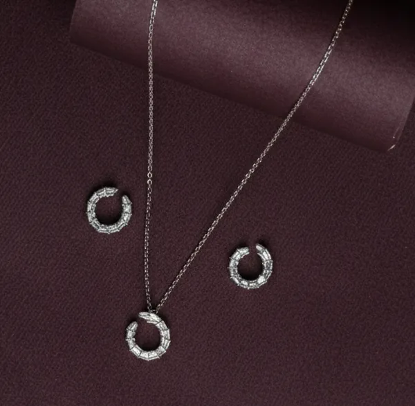 Eternal_Coil_Sparkle_Pendant_Set