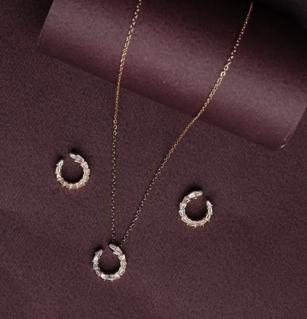 Eternal_Coil_Sparkle_Pendant_Set