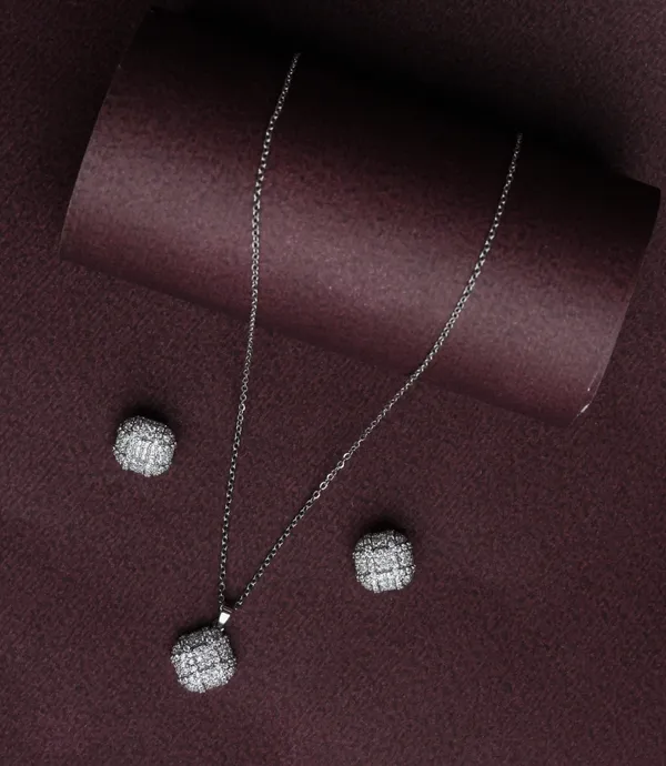 Midnight_Sparkle_Cushion_Pendant_Set