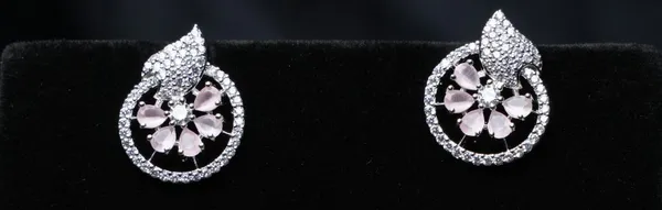 Elegant_Leaf_Halo_Stud_Earrings