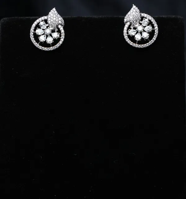 Elegant_Leaf_Halo_Stud_Earrings