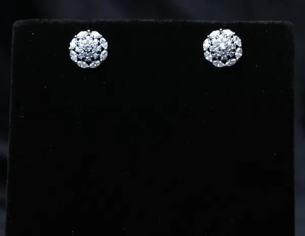 Classic_Bloom_Studs