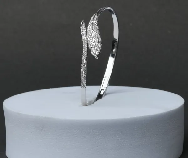 Rose_Leaf_Sparkle_Open_Bracelet