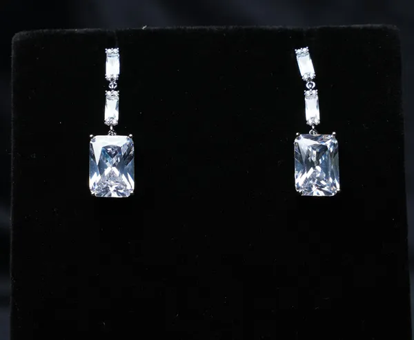 Aurora_Drop_Earrings