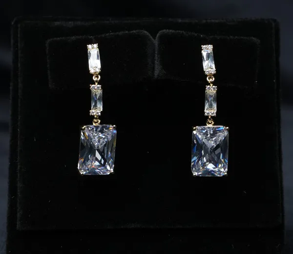 Aurora_Drop_Earrings