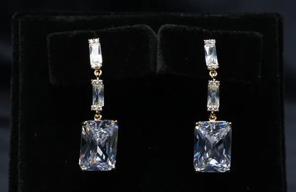 Aurora_Drop_Earrings