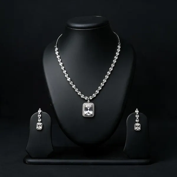 Midnight_Ocean_Titanic_Inspired_Necklace_Set