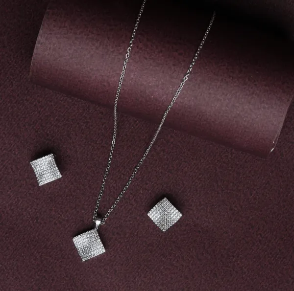 Radiant_Square_Sparkle_Pendant_Set