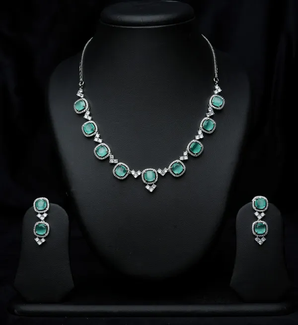 Graceful_Mint_Necklace_Set
