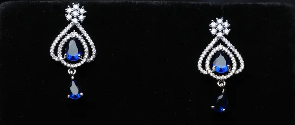 Elegance_Teardrop_Dangle_Studs