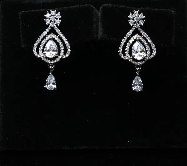 Elegance_Teardrop_Dangle_Studs