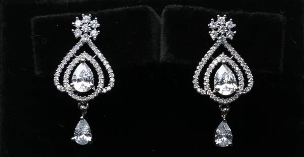 Elegance_Teardrop_Dangle_Studs