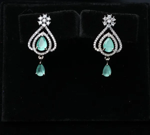 Elegance_Teardrop_Dangle_Studs