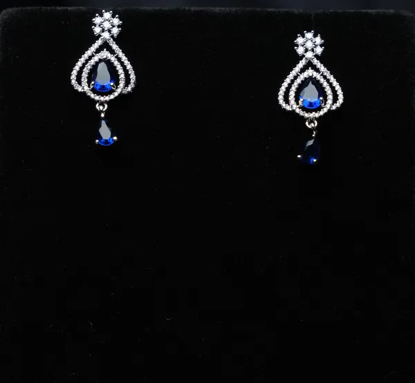 Elegance_Teardrop_Dangle_Studs