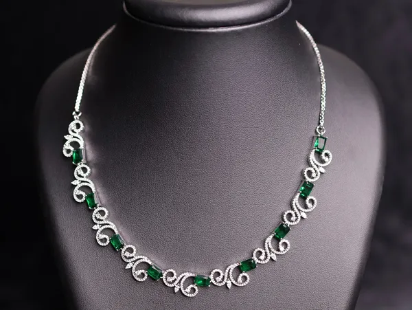 Emerald_Whirl_Cz_Necklace_Set