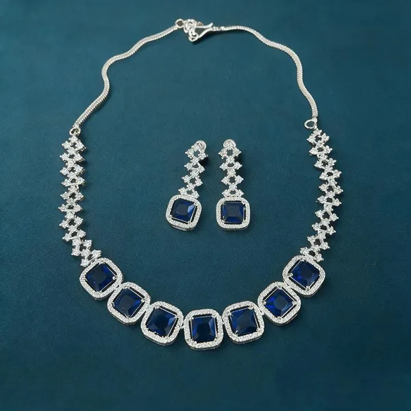 Celeste_Square_Charm_Necklace_Set