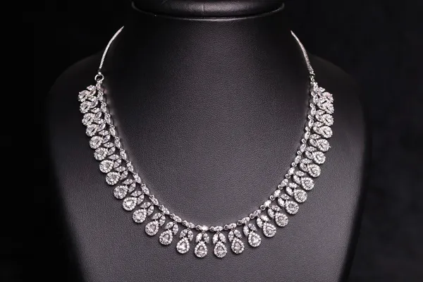 Tiana_Teardrop_Necklace_Set