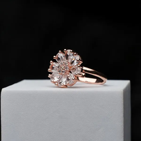Petal_Radiance_Ring