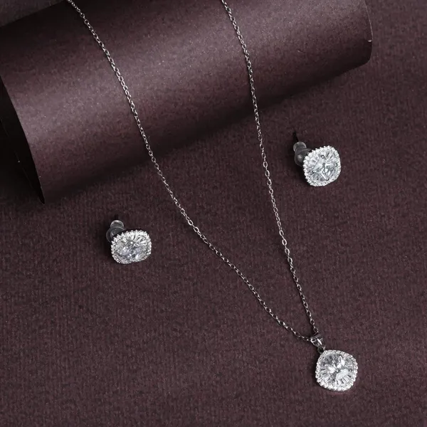 Luxe_Grid_Sparkle_Pendant_Set