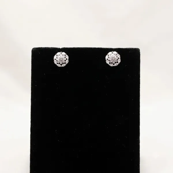 Classic_Bloom_Studs