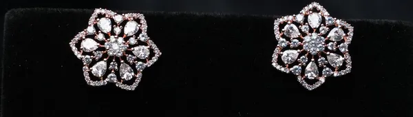 Elegant_Marquise_Cluster_Studs