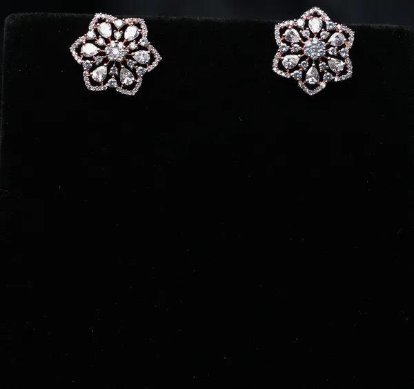 Elegant_Marquise_Cluster_Studs