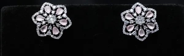 Elegant_Marquise_Cluster_Studs