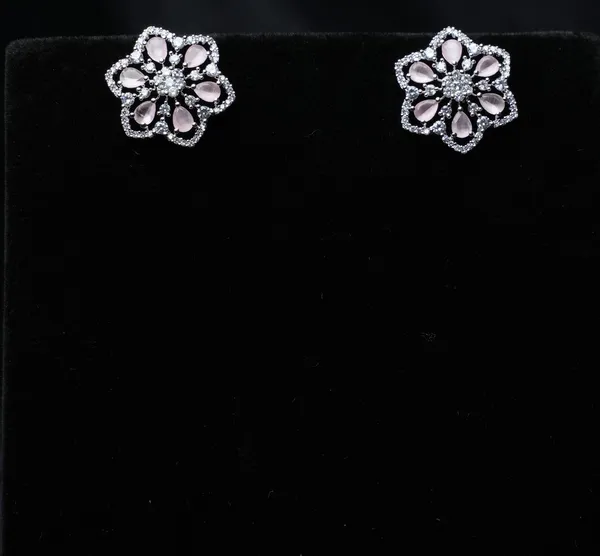 Elegant_Marquise_Cluster_Studs