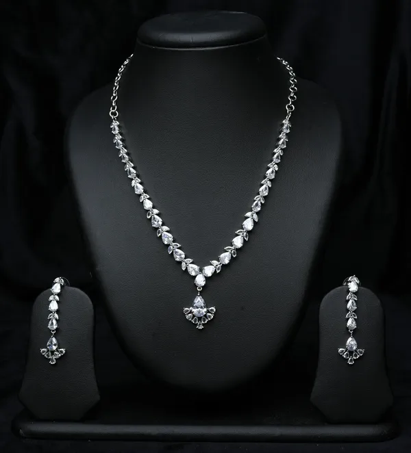 Royale_Blossom_Necklace_Set