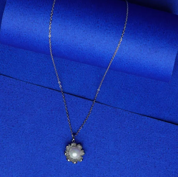 Pearl_Bloom_Sparkle_Pendant
