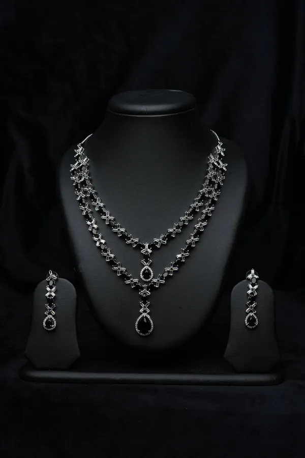 Black_Elegance_Victorian_Necklace_Set