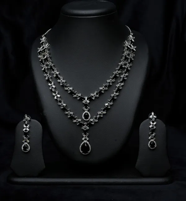 Black_Elegance_Victorian_Necklace_Set