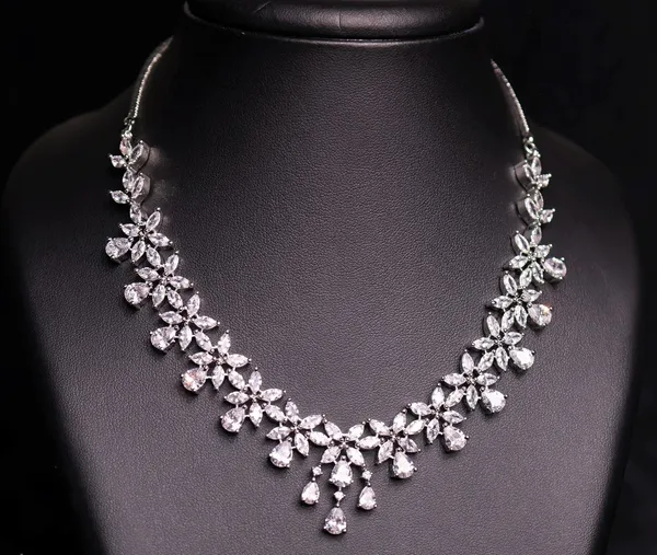 Kaira_Stone_Blossom_Set