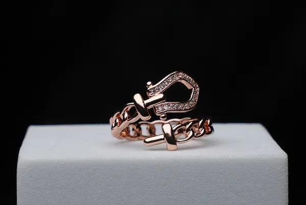 Charmlock_Statement_Ring