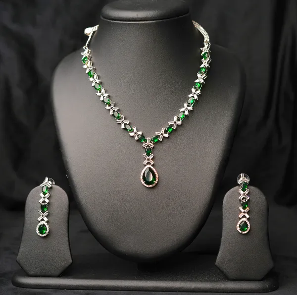 Elara_Luxe_Necklace