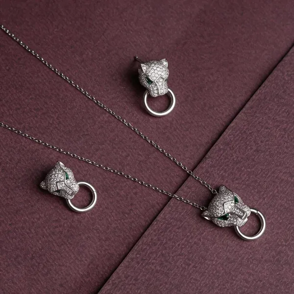 Midnight_Panther_Halo_Pendant_Set