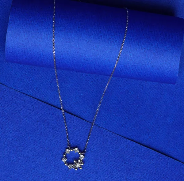 Blooming_Crystal_Charm_Pendant