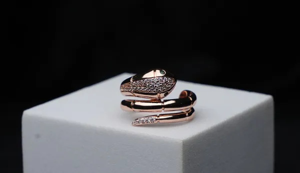 Serpentine_Glamour_Ring