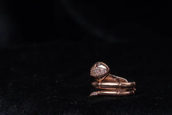 Serpentine_Glamour_Ring