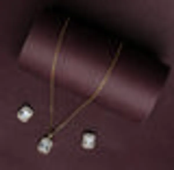 Crystal_Clover_Sparkle_Pendant_Set