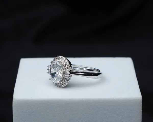 Eterna_Radiance_Ring