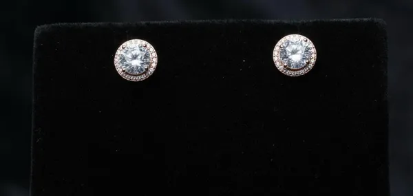 Eternal_Glow_Halo_Stud_Earrings